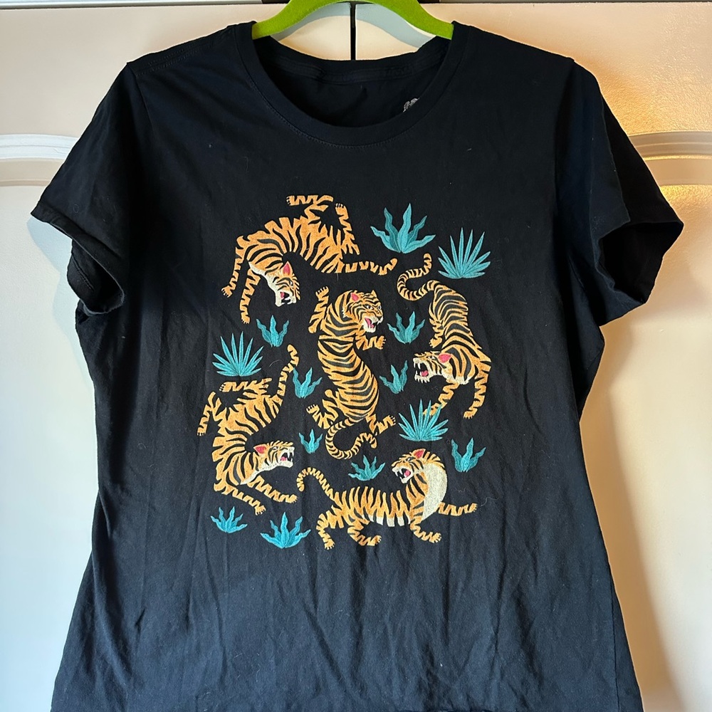 Black Tee with Tiger and Leaf Design